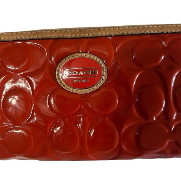 Coach Peyton Sign Wallet Embossed Salmon Orange Patent Leather Zip Around 8 x 4 - Picture 2 of 12